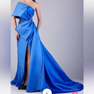 Gatti Nolli Couture Royal Blue Dress!!